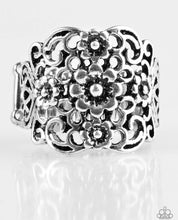 Load image into Gallery viewer, Divinely Daisy Silver Ring
