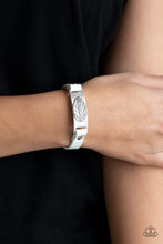 Load image into Gallery viewer, Take The Leaf White Bracelet
