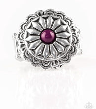 Load image into Gallery viewer, Daringly Daisy Purple Ring
